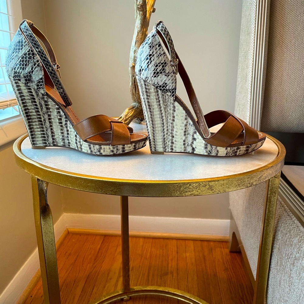 Tory Burch Wedges Size 9